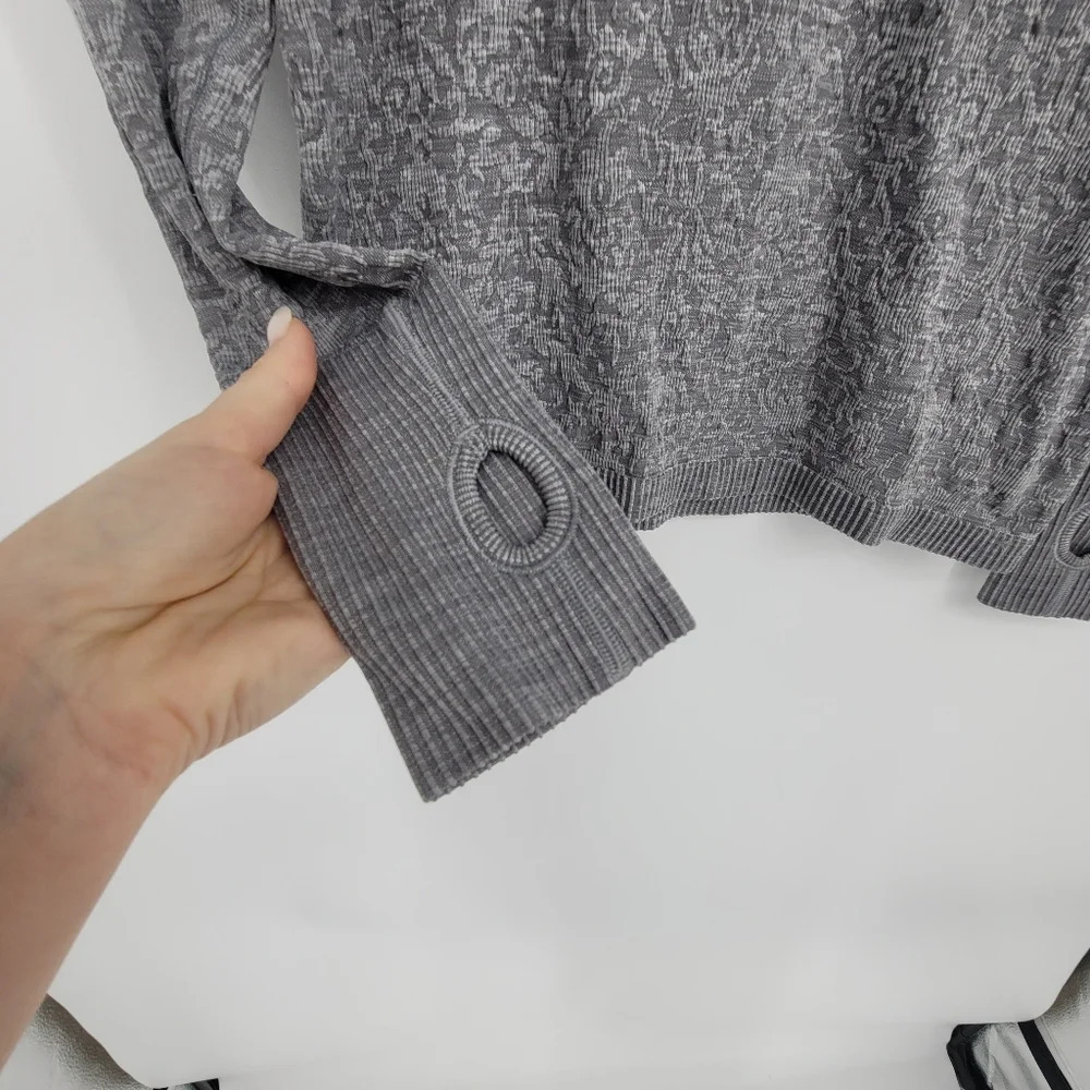 Women’s Lululemon Rest Less Long Sleeve Athletic shirt Size Medium - Picture 5 of 10